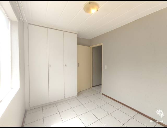 3 BEDROOM TOWNHOUSE FOR SALE IN VANDERBIJLPARK SW 5